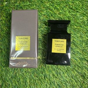 Tom Ford Tobacco Vanille Bottle and Box in Black and Gold